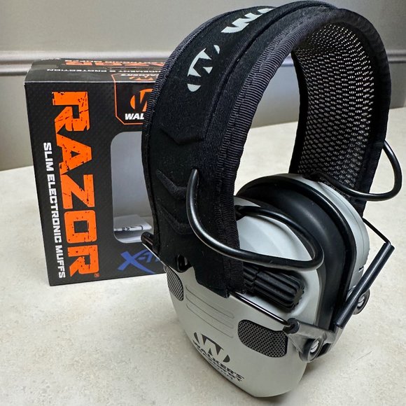 Walker's Headphones Walkers Razor Slim Electronic Muff Like New